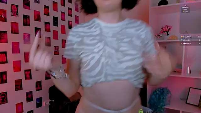 Snapshot of mia_mooon_ chatting on 06/23/26, 11:52 mia mooon online show from 06/23/26, 11:52