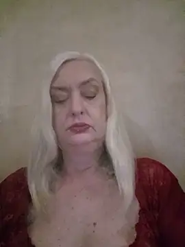 Julia20X online show from 06/03/26, 11:24
