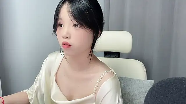 Snapshot of Xiaoqing00 chatting on 05/16/26, 10:36 Xiaoqing00 online show from 05/16/26, 10:36