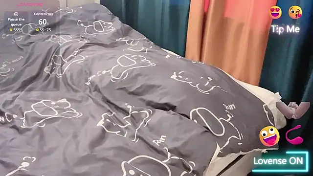 Snapshot of zhnly chatting on 04/12/26, 04:06 zhnly online show from 04/12/26, 04:06