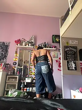 Snapshot of babypixxie chatting on 04/17/26, 02:53 babypixxie online show from 04/17/26, 02:53
