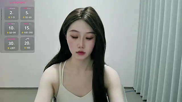 Snapshot of LUNYI-CC chatting on 05/12/26, 12:02 LUNYI-CC online show from 05/12/26, 12:02
