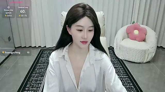 Snapshot of LUNYI-CC chatting on 06/30/26, 02:18 LUNYI-CC online show from 06/30/26, 02:18
