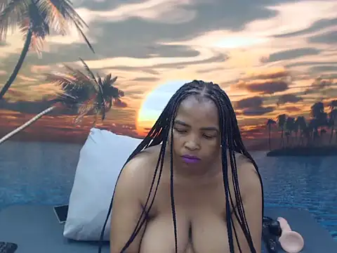 GoldenLuxeLady online show from 05/15/26, 04:41