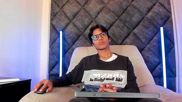 LiamKron online show from 05/22/26, 10:54