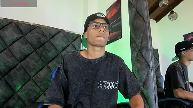 Snapshot of LiamKron chatting on 07/11/26, 10:51 LiamKron online show from 07/11/26, 10:51