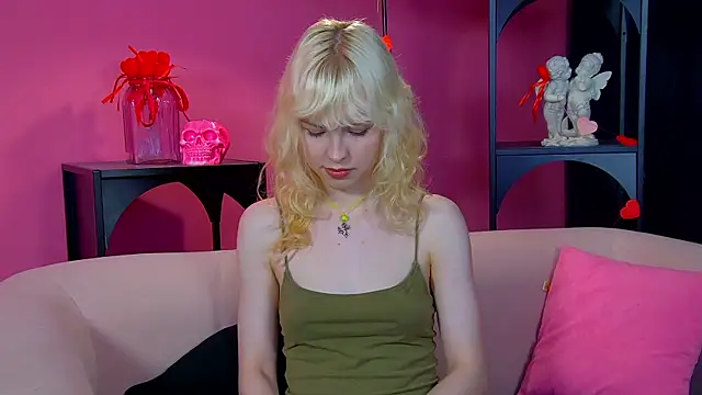 HannahHollis online show from 05/14/26, 06:26