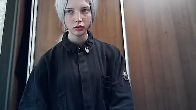 Crimson Lady online show from 05/18/26, 04:46