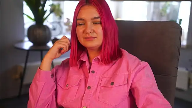 LindyMekee online show from 04/09/26, 06:19