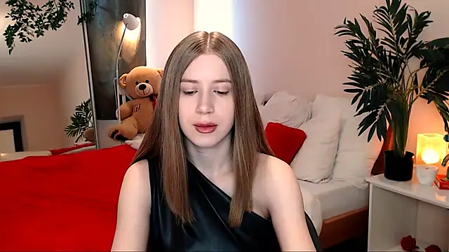 Snapshot of cheeky_chick chatting on 05/26/26, 01:18 cheeky chick online show from 05/26/26, 01:18