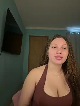 Snapshot of sophiiahot chatting on 05/26/26, 04:25 sophiiahot online show from 05/26/26, 04:25