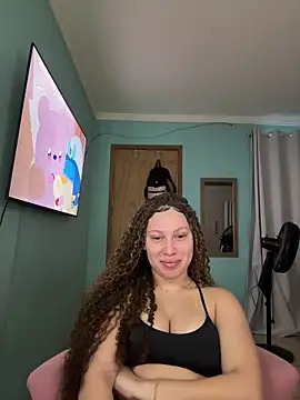 Snapshot of sophiiahot chatting on 05/30/26, 12:02 sophiiahot online show from 05/30/26, 12:02