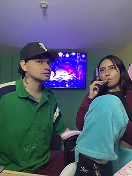 hotlatinocouple   online show from 06/19/26, 12:59