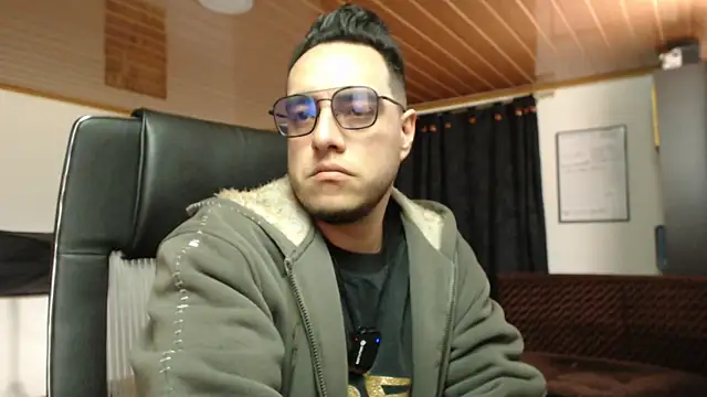 Snapshot of markswitch__ chatting on 04/10/26, 05:17 markswitch online show from 04/10/26, 05:17