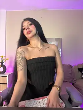 Snapshot of sweett_sophie1 chatting on 06/19/26, 10:13 sweett sophie1 online show from 06/19/26, 10:13