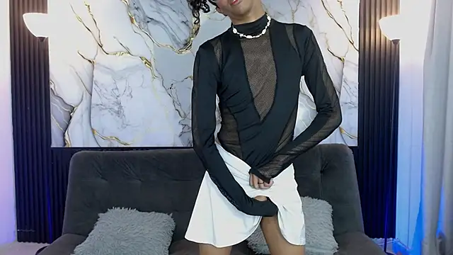 Snapshot of triiangel_latinboy chatting on 04/17/26, 12:35 triiangel latinboy online show from 04/17/26, 12:35