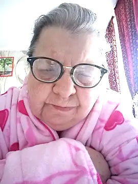 Snapshot of MartaMia68 chatting on 05/04/26, 05:14 MartaMia68 online show from 05/04/26, 05:14
