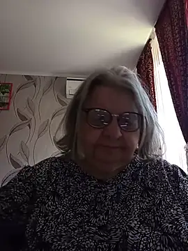 Snapshot of MartaMia68 chatting on 05/28/26, 08:33 MartaMia68 online show from 05/28/26, 08:33