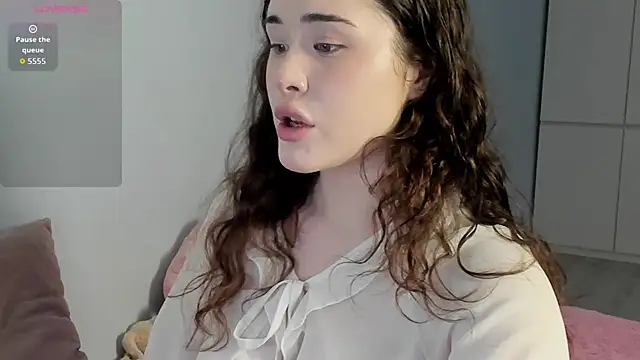 Snapshot of ChloeBlisss chatting on 04/21/26, 03:35 ChloeBlisss online show from 04/21/26, 03:35