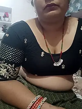 Snapshot of bhabhi-lovely chatting on 04/16/26, 06:47 bhabhi-lovely online show from 04/16/26, 06:47