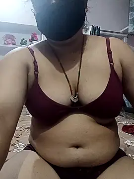 Snapshot of bhabhi-lovely chatting on 04/29/26, 05:30 bhabhi-lovely online show from 04/29/26, 05:30