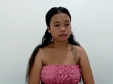 Snapshot of Pinaysweetgirl chatting on 04/21/26, 05:25 Pinaysweetgirl online show from 04/21/26, 05:25