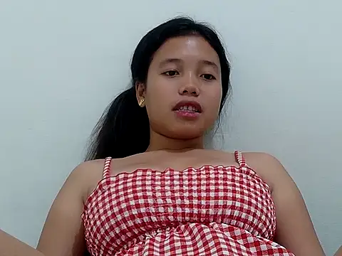 Snapshot of Pinaysweetgirl chatting on 04/23/26, 08:35 Pinaysweetgirl online show from 04/23/26, 08:35