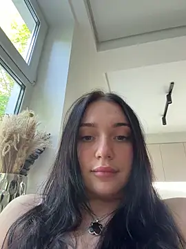 Snapshot of LucyHotty_ chatting on 06/20/26, 04:10 LucyHotty online show from 06/20/26, 04:10