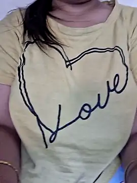 AAROHI-DARLING online show from 05/15/26, 07:37