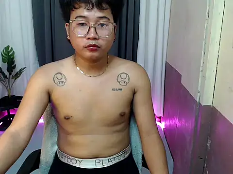 Snapshot of Soctober chatting on 04/13/26, 04:01 Soctober online show from 04/13/26, 04:01