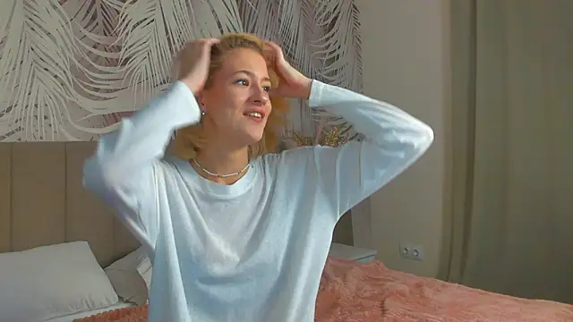 Snapshot of Lizzyvega chatting on 04/25/26, 04:15 Lizzyvega online show from 04/25/26, 04:15