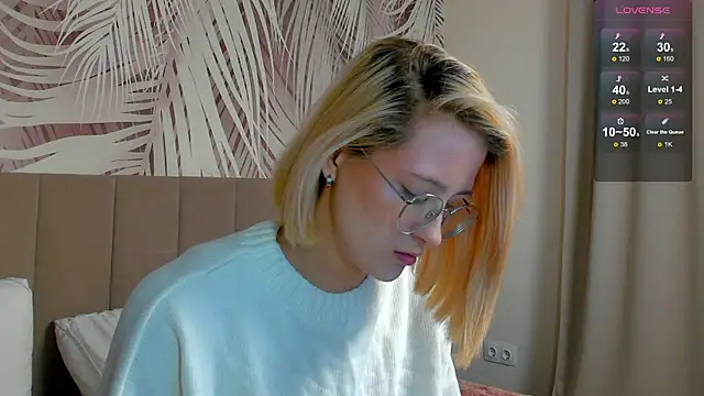 Snapshot of Lizzyvega chatting on 05/05/26, 01:57 Lizzyvega online show from 05/05/26, 01:57