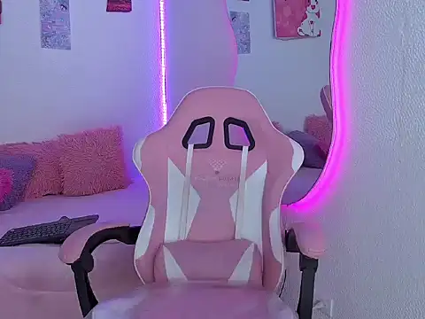 anisha vela online show from 04/10/26, 04:12