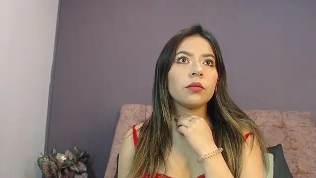 Snapshot of SalomeMartinez_ chatting on 05/20/26, 02:34 SalomeMartinez online show from 05/20/26, 02:34