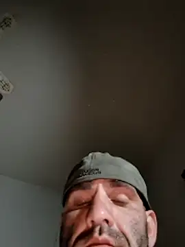 Snapshot of fitguy4u chatting on 06/01/26, 04:14 fitguy4u online show from 06/01/26, 04:14