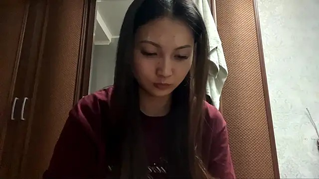 MiaPoison online show from 05/08/26, 06:24