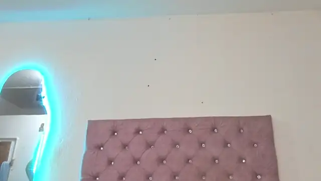 laurenlaine online show from 06/24/26, 11:26