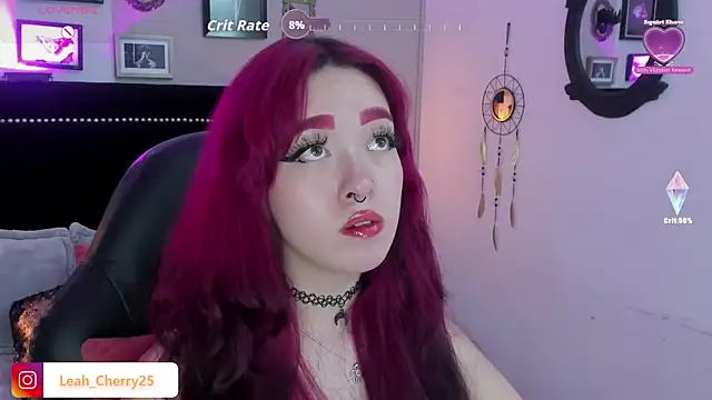 Snapshot of Leah_cherry chatting on 06/25/26, 05:12 Leah cherry online show from 06/25/26, 05:12