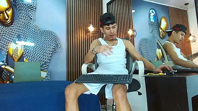 Snapshot of Skinny_cute_Alyer chatting on 05/12/26, 02:19 Skinny cute Alyer online show from 05/12/26, 02:19