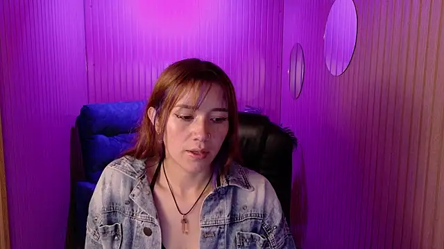 Snapshot of Emily_Cherry_ chatting on 05/02/26, 02:11 Emily Cherry online show from 05/02/26, 02:11