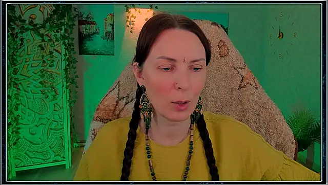 Snapshot of LanaRadiance chatting on 06/17/26, 01:01 LanaRadiance online show from 06/17/26, 01:01