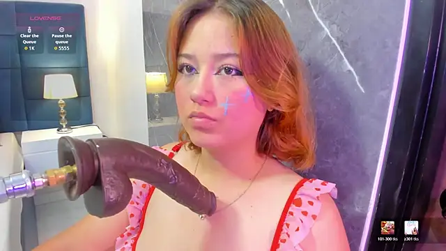 Snapshot of iza_grey chatting on 05/06/26, 11:48 iza grey online show from 05/06/26, 11:48