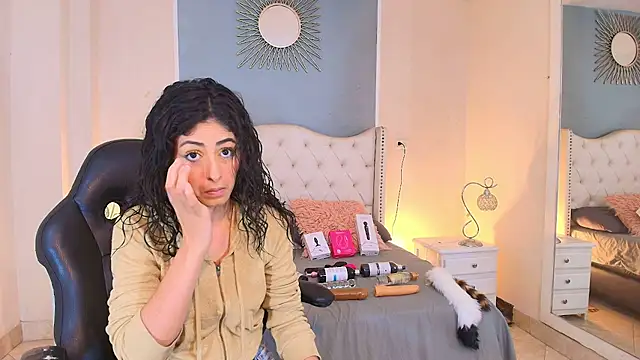 elizabeth santos1 online show from 07/07/26, 08:35