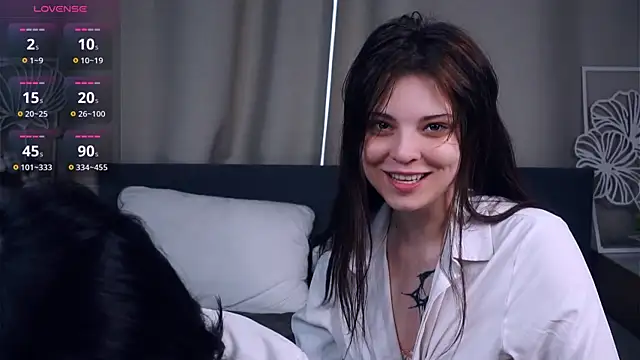 Snapshot of ReynaGrinvalsky chatting on 06/18/26, 08:25 ReynaGrinvalsky online show from 06/18/26, 08:25