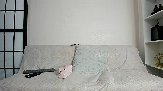 Snapshot of missallydoll chatting on 06/01/26, 11:12 missallydoll online show from 06/01/26, 11:12