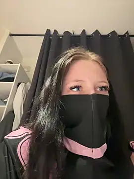 Snapshot of groslolo67 chatting on 04/13/26, 06:35 groslolo67 online show from 04/13/26, 06:35