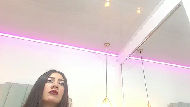 Snapshot of MoonBlue95 chatting on 05/11/26, 10:29 MoonBlue95 online show from 05/11/26, 10:29
