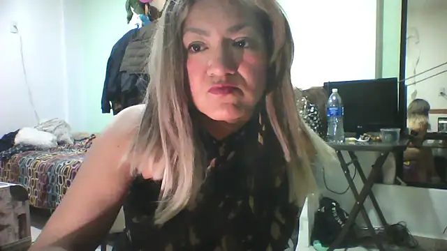 Snapshot of Mich76 chatting on 07/01/26, 03:30 Mich76 online show from 07/01/26, 03:30