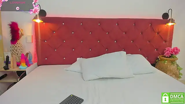Snapshot of Brenda_Kiss_ chatting on 05/13/26, 07:33 Brenda Kiss online show from 05/13/26, 07:33