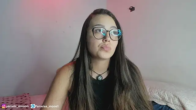Snapshot of Pamelaa_moon1 chatting on 05/29/26, 03:59 Pamelaa moon1 online show from 05/29/26, 03:59